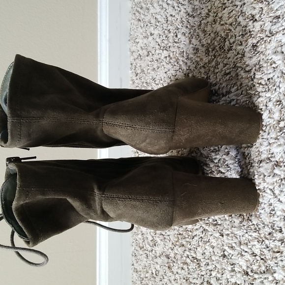 Olive Green Steve Madden Suede-like Lace Front Ankle Boots. - Picture 4 of 7